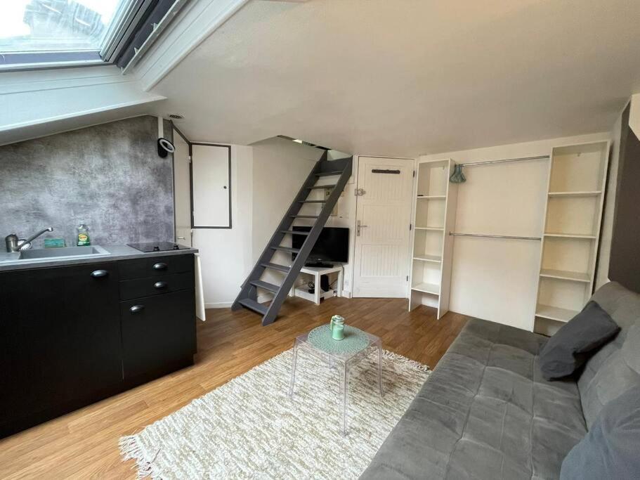 Le Cinq Sens, Studio Proche De La Gare Lejlighed Pontoise Eksteriør billede